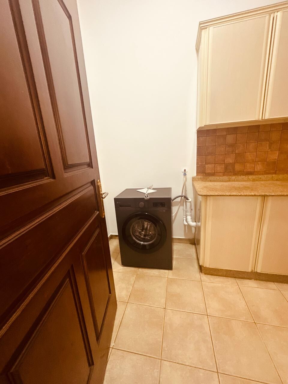 Mahooz, Apartments, Flats, Houses & Villas, BHD 280/month,  Furnished,  2 BR,  FURNISHED ONE BEDROOM FLAT FOR RENT IN MAHOOZ