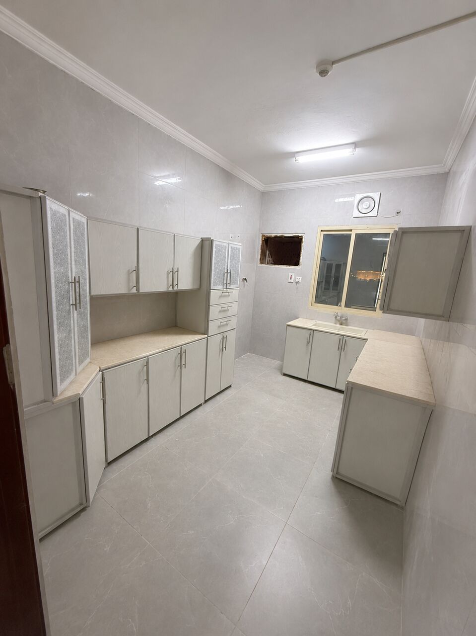 Jubail, Rooms for Rent, SAR 1200/month,  Unfurnished Bachelors Room Available Rent Monthly Basis You Can Pay