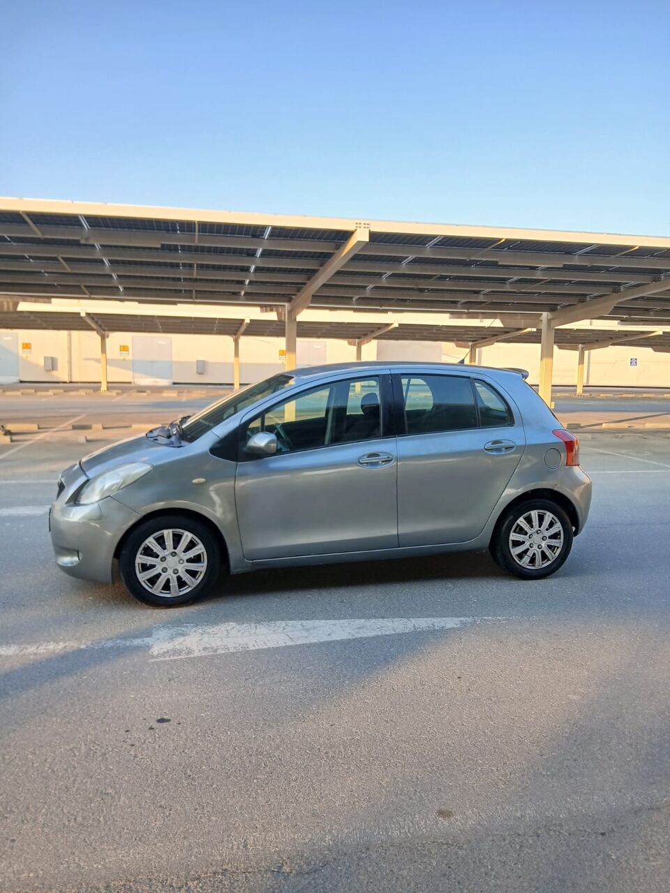 Muharraq, Vehicles, Cars & Trucks , BHD 1050,  Toyota Yaris,  2007,  Automatic,  200000 KM,   For Sale  Model (33761227)