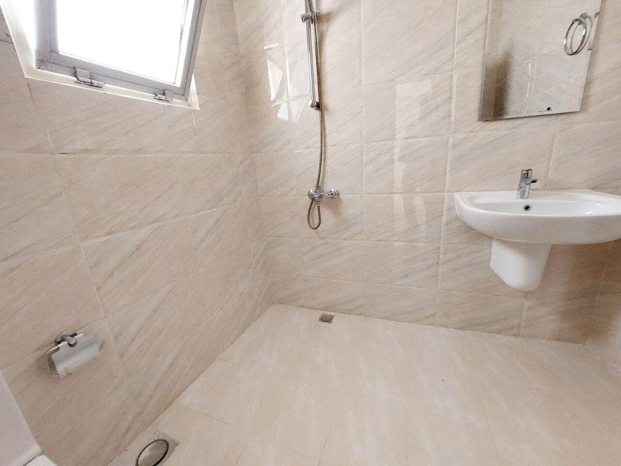 Zinj, Apartments, Flats, Houses & Villas, BHD 500/month,  3 BR,  Renovated Single Story  Stand Alone Villa In Zinj