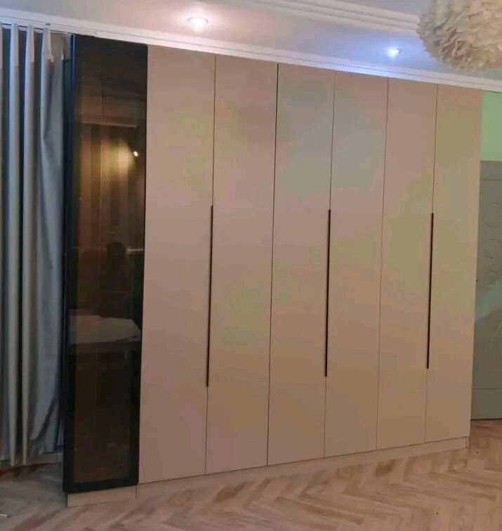 Jeddah, Furniture, SAR 1,  Classic And Durable Wardrobe Available At Reasonable Price