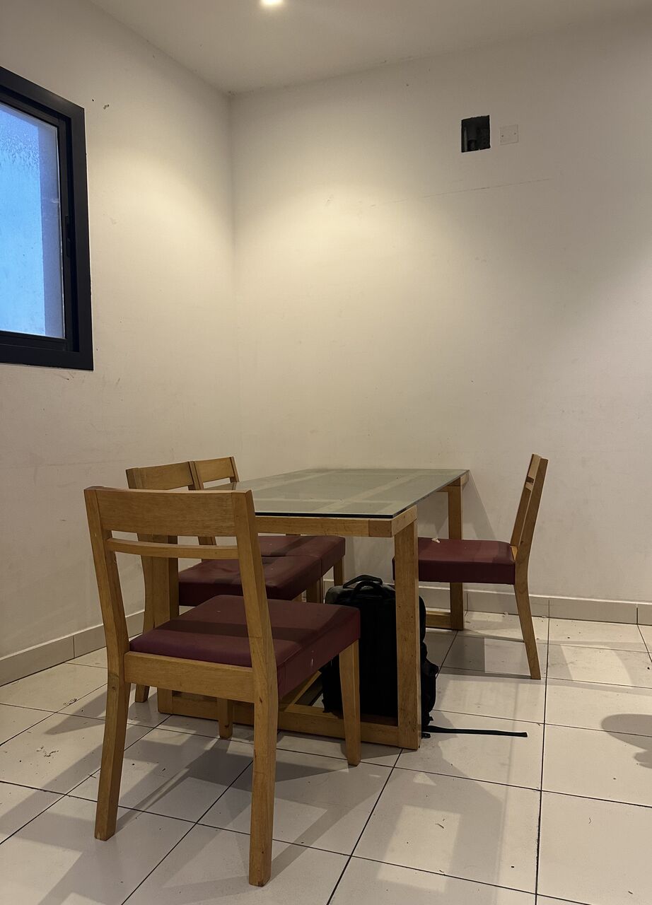 Bilad Al Qadeem, Furniture, BHD 50,  Strong Nice Dining Table With Six Seaters