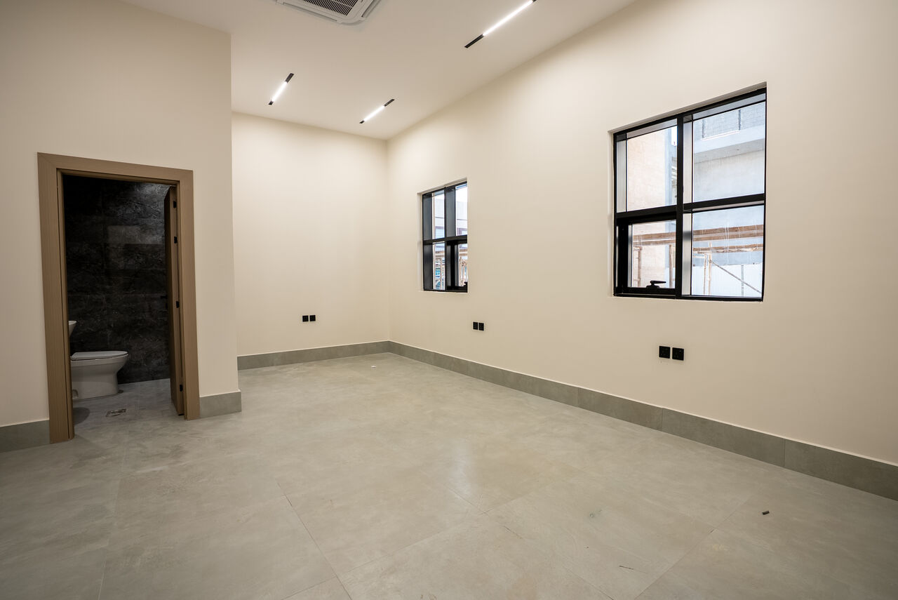 Al Malaz, Offices, SAR 70000,  🏢 **Commercial Offices For Rent – ​​Al Malaz District | Al Mutanabbi Street**