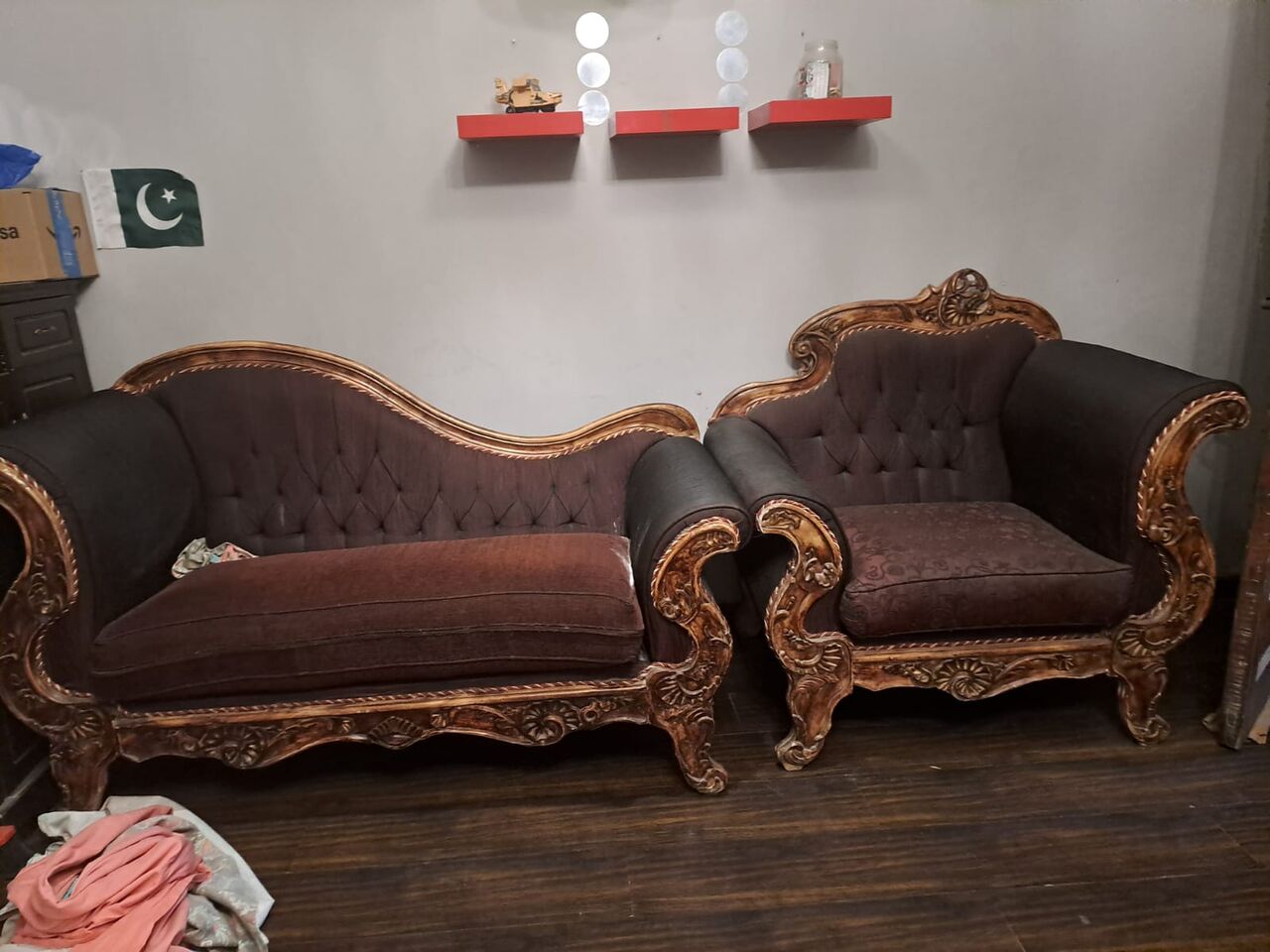 Jeddah, Furniture, SAR 150,  1 Sofa Bench & 1 Chair