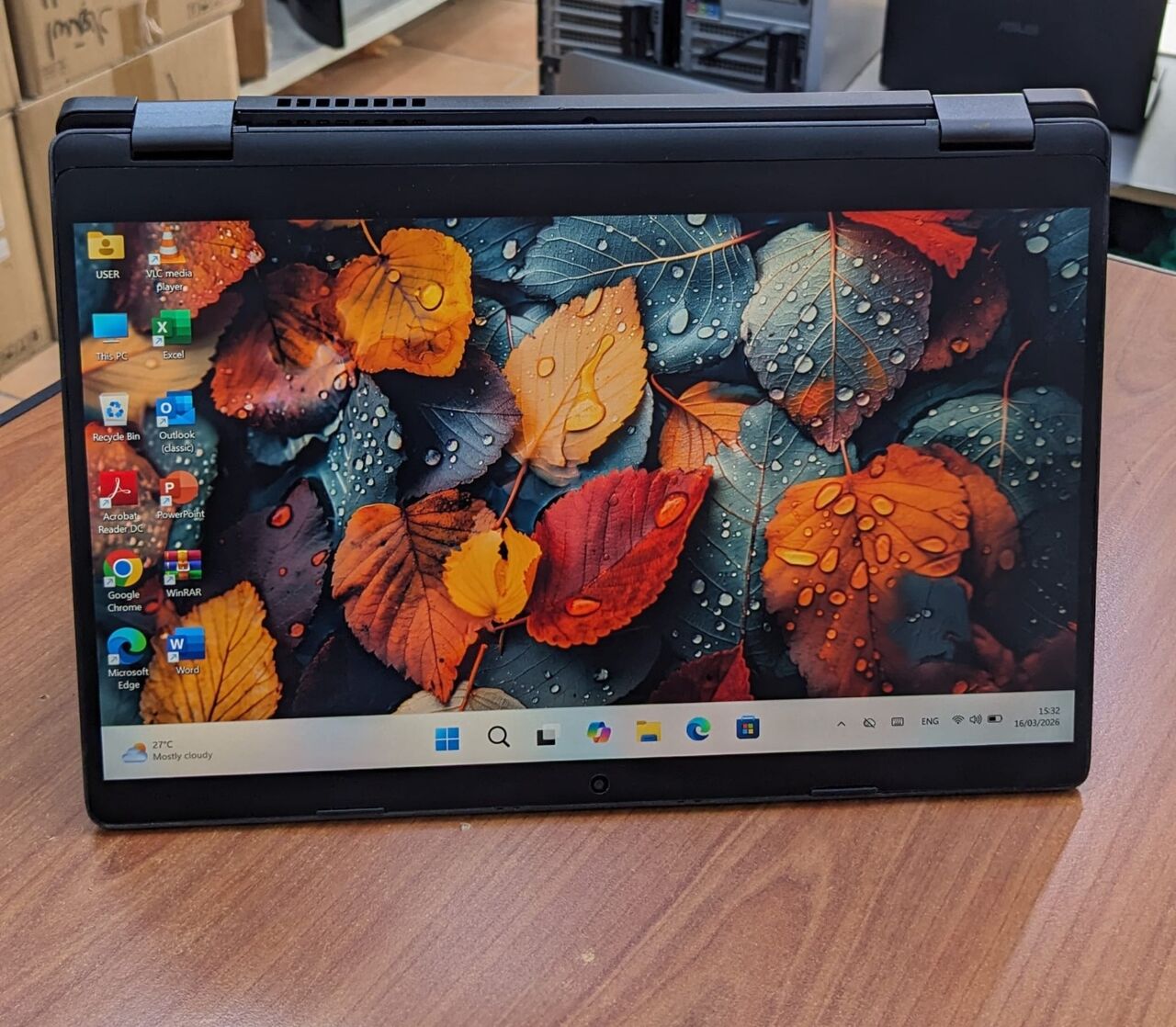 Muharraq, Electronics, BHD 97,  DELL Core I7 8th Generation 2 In 1 Touch Laptop + Tablet 8GB RAM 14" Touch Full HD Screen