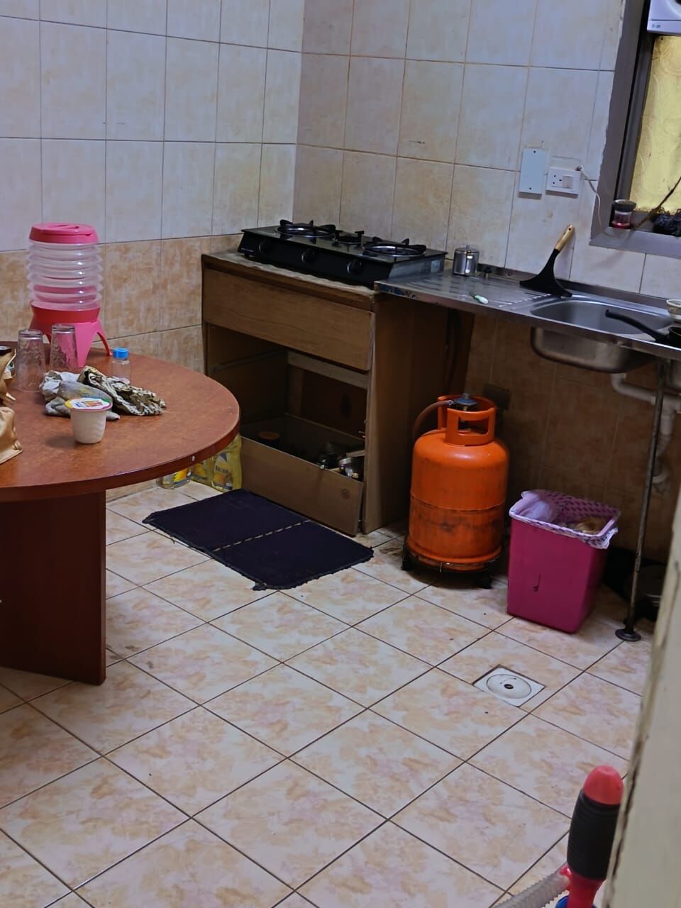 Jeddah, Bedspace For Rent, SAR 1000/month,  One Separate Room Available For Rent