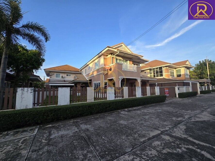 Bangkok, Real Estate For Sale, THB 7990000,  3 BR,  90 Sq. Feet,  Grand Maneerin House For Sale Sammuk-Bangsaen, Large House, Type B, Condition Like New