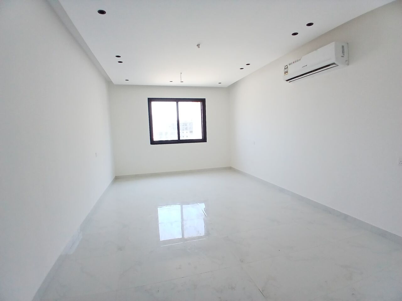 Hidd, Apartments, Flats, Houses & Villas, BHD 73/month,  4 BR,  Flat For Sale 4 Rooms New Hidd