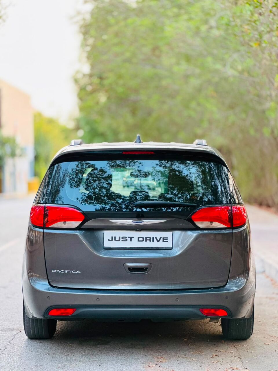 Segaya, Vehicles, Cars & Trucks , BHD 6750,  Chrysler Pacifica,  2020,  Automatic,  85000 KM,    MODEL AGENT MAINTAINED SINGLE OWNER USED 8 SEATER  SUV 35400768