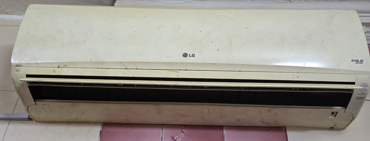 Jeddah, Air Conditioners, SAR 600,  Split AC : Excellent Working Condition,  Like New,  No Noise, Make LG (1)