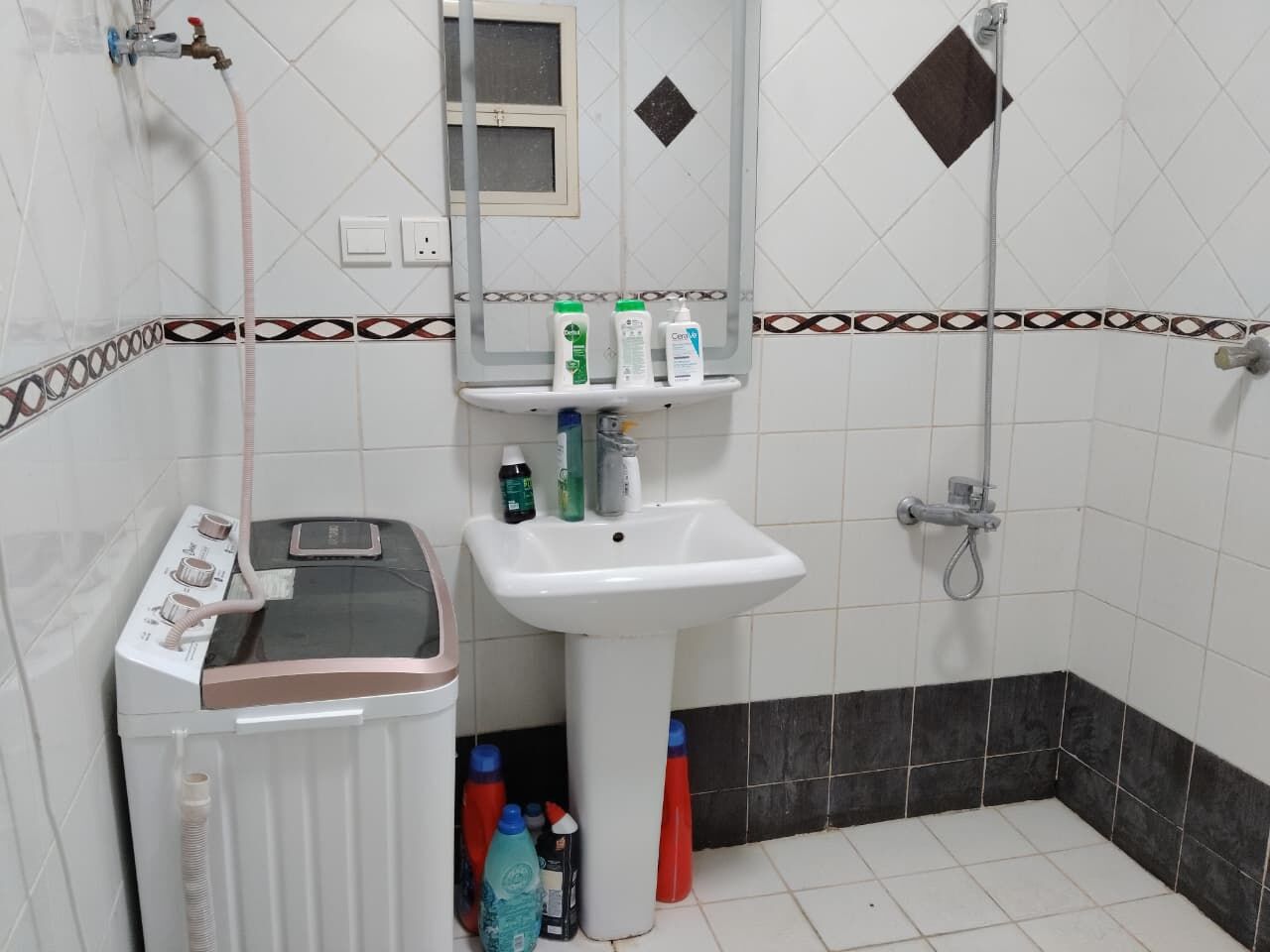 Al Wadi, Rooms for Rent, SAR 1500/month,  Furnished,  Single Room At Family Building