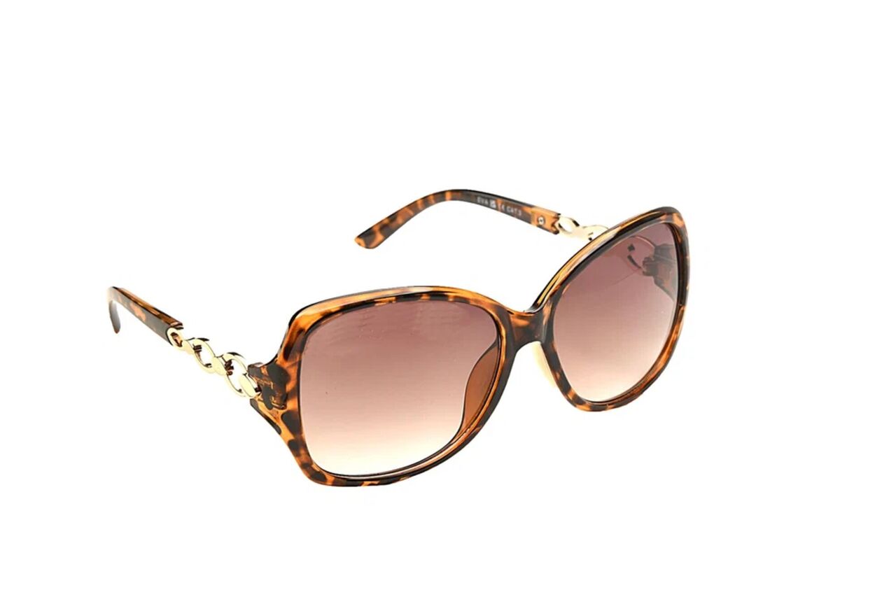 New York, Free Items, USD 16,  Oversized Sunglasses | Eva Eye Level Black Gold Cat Eye