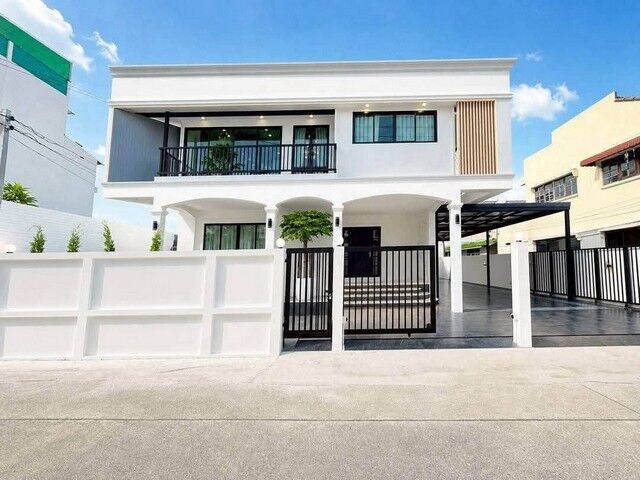 Bangkok, Real Estate For Sale, THB 10500000,  3 BR,  66 Sq. Feet,  Single House For Sale, Corner House, Nawamin Area 127, Opposite Pattawikorn Market.
