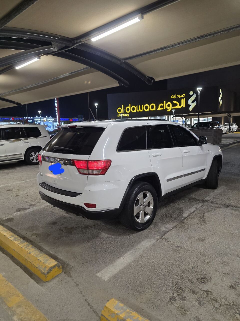 Khobar, Vehicles, Cars & Trucks , SAR 30000,  Jeep Grand Cherokee,  2013,  Automatic,  234 KM,  Jeep Grandcherokee Laredo  , White Color , 6 Cylinder  , 234km ,