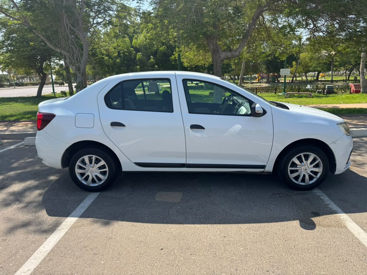 Yanbu, Vehicles, Cars & Trucks , Renault Symbol,  2020,  Automatic,  68000 KM,  Like New!   | Only 68,000 Km | 100% Factory Condition