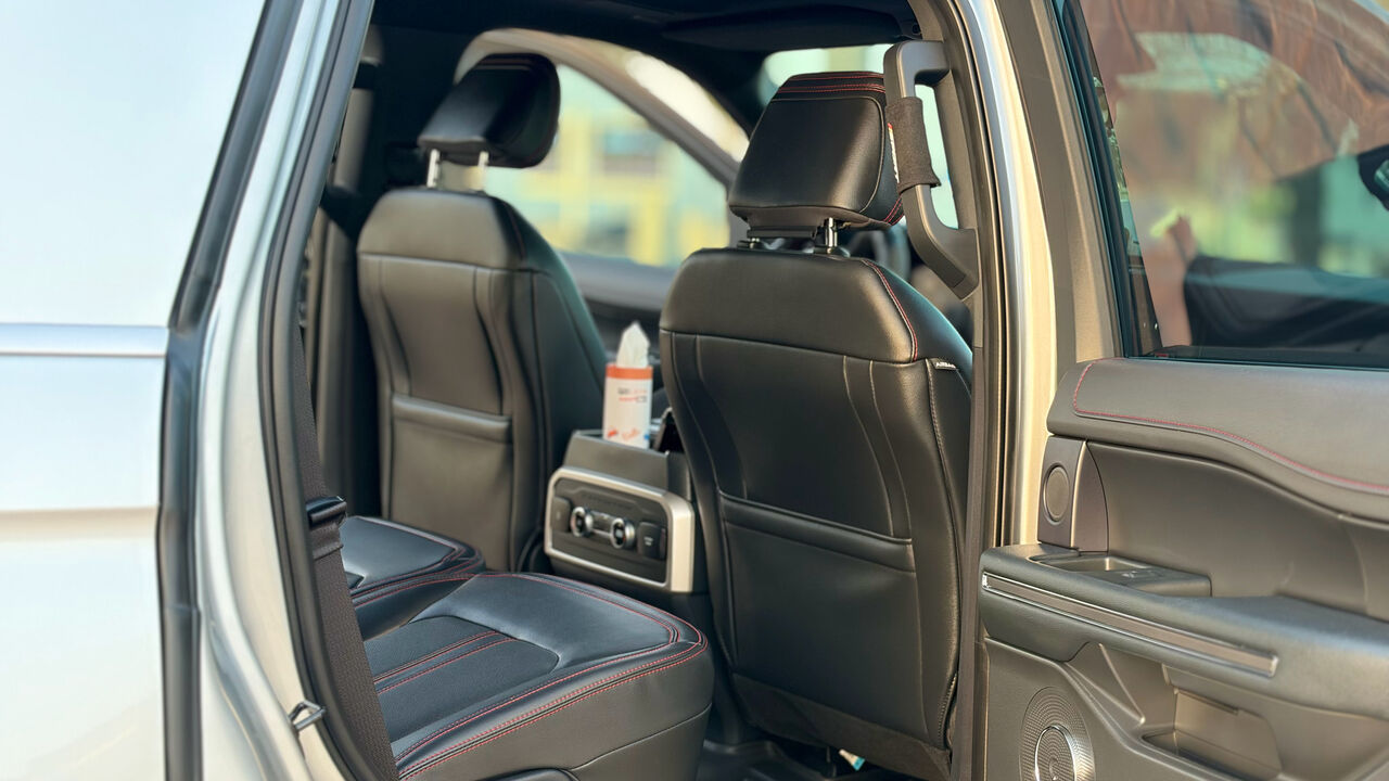 Dammam, Vehicle Lease Transfer, SAR 246000,  Ford Expedition 2024 Stealth Edition For Lease Transfer