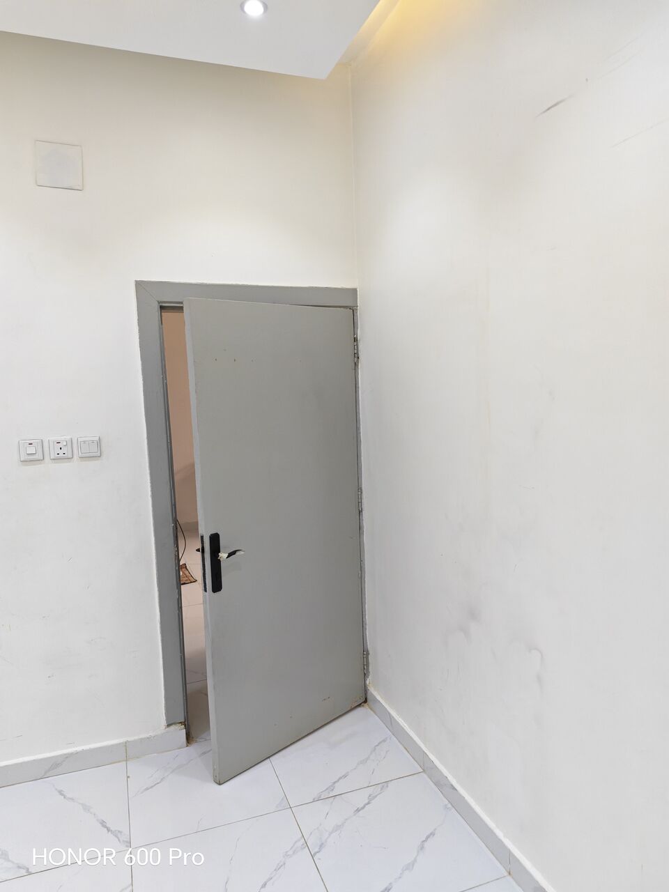 Manfouha, Rooms for Rent, SAR 767/month,  The Apartment Is A 2 Bedroom Flats, Which One Room Is Currently Vacant And Available For R