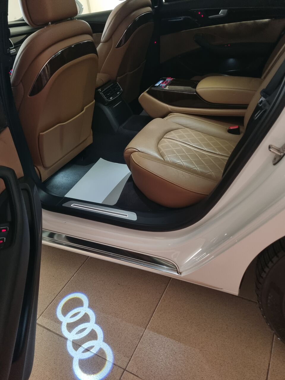 Riyadh, Vehicles, Cars & Trucks , SAR 55000,  Audi A8,  2015,  Automatic,  40000 KM,