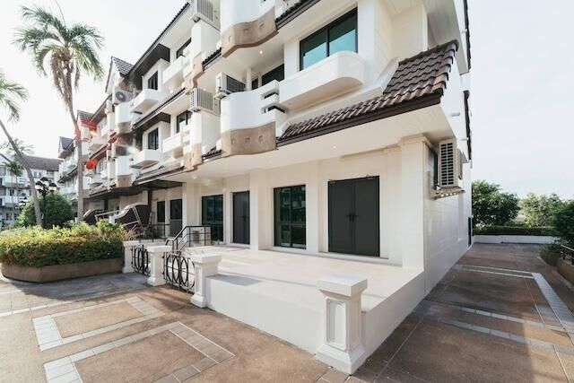 Bangkok, Villas, THB 155000,  1 Sq. Feet,  Townhome For Rent, 3 Floors, 350 Sq M, Ekkamai, Thonglor Area, Near BTS Phra Khanong.