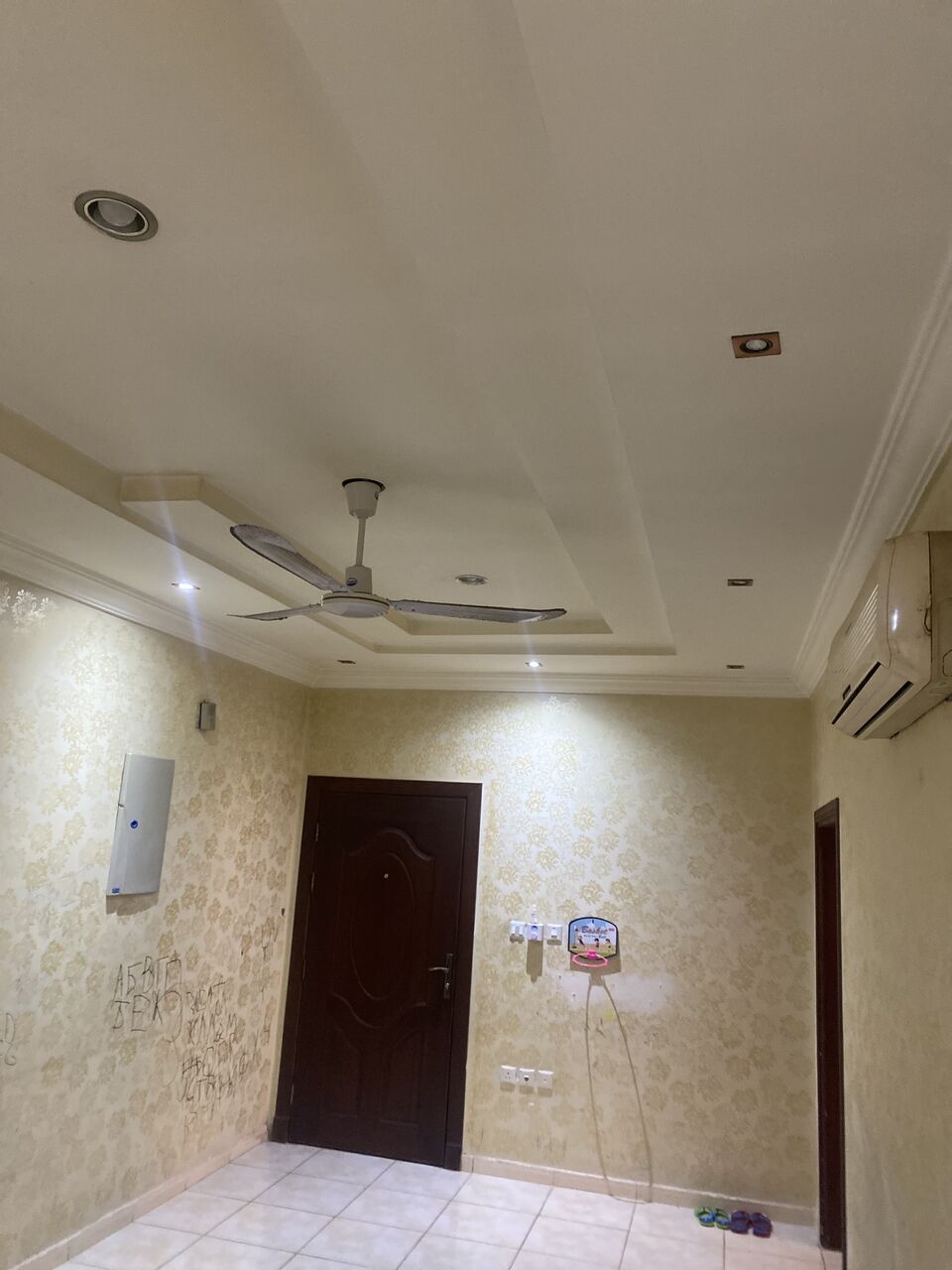 Jeddah, Appliances, SAR 2000,  3bhk Premium Flat For Rent Monthly Pay & House Holding Items For Sale