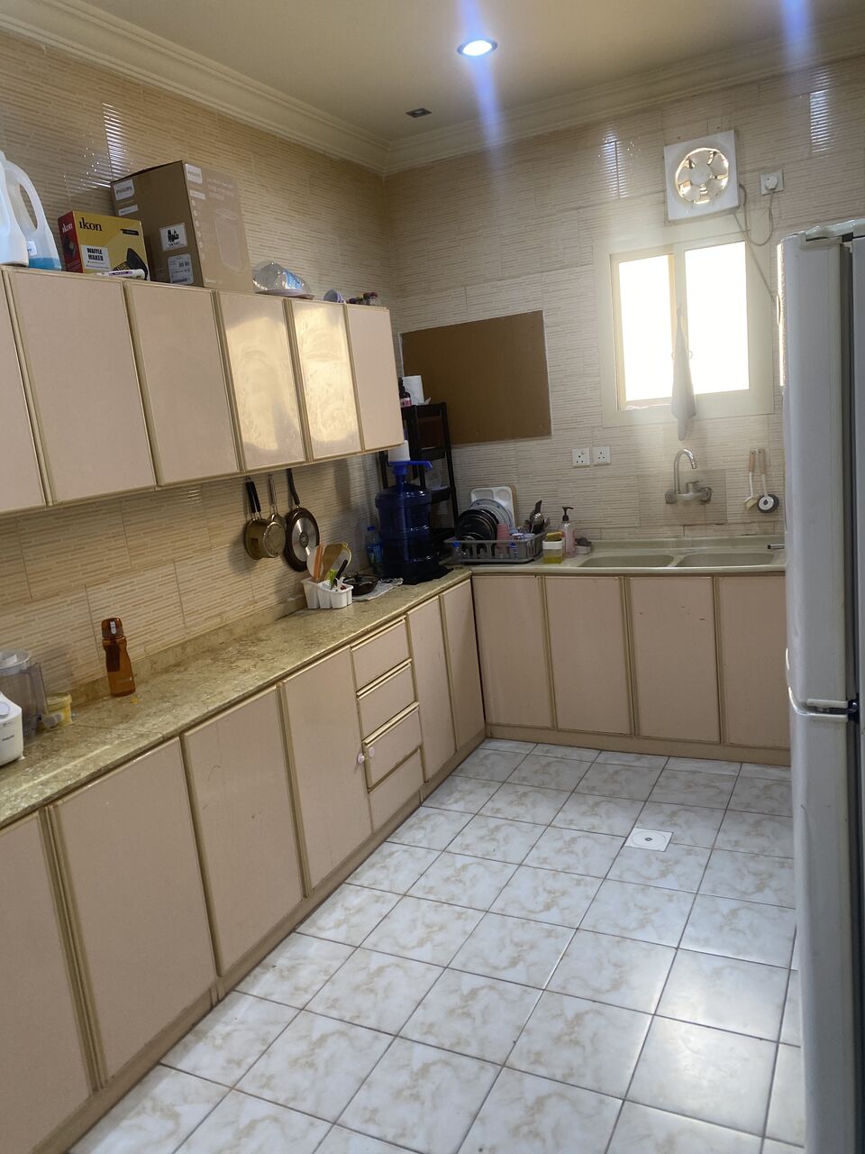Jeddah, Appliances, SAR 2000,  3bhk Premium Flat For Rent Monthly Pay & House Holding Items For Sale