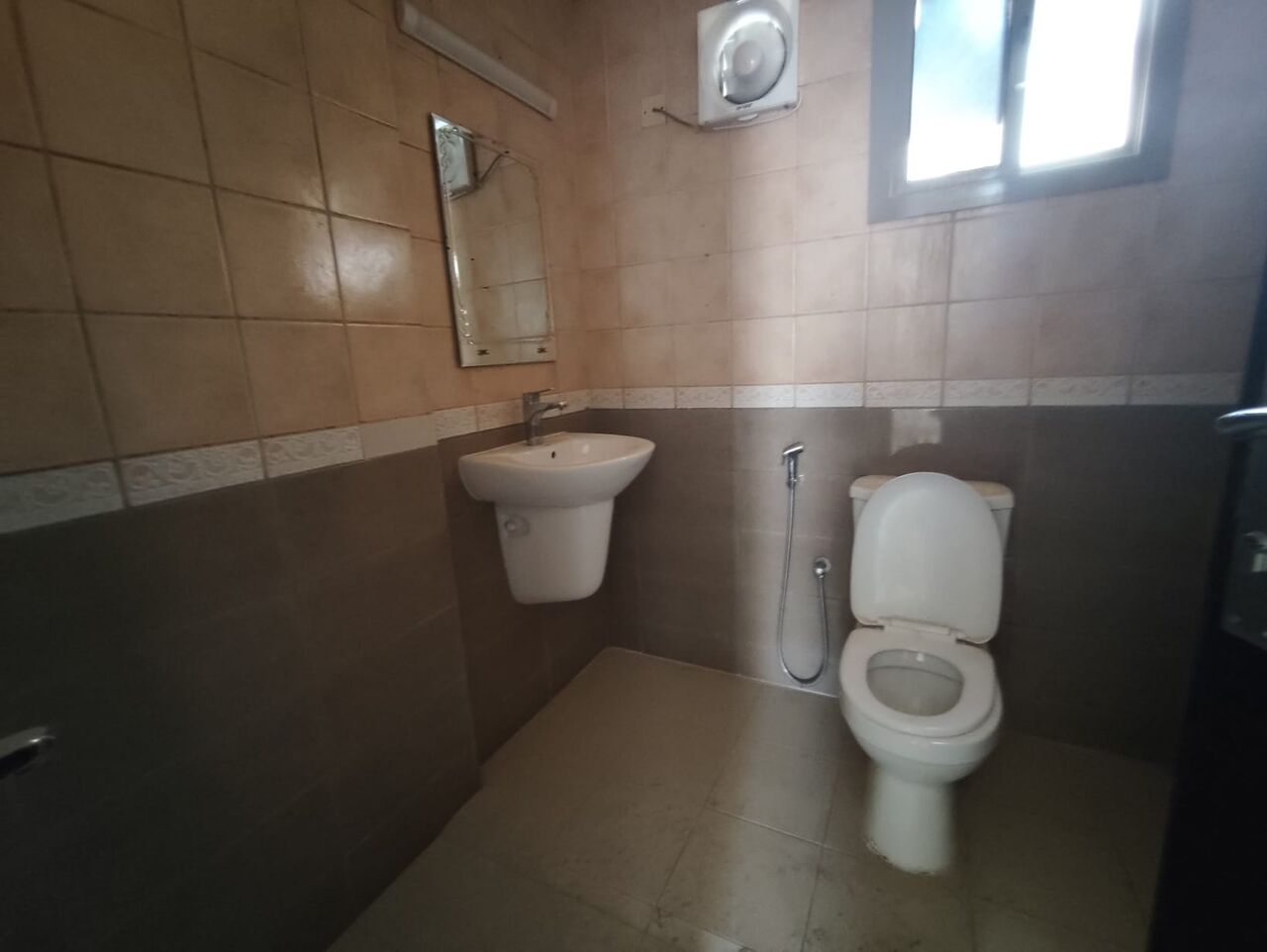 Manama, Apartments, Flats, Houses & Villas, BHD 200/year,  2 BR,  Um Al Hassam:- 2Bhk Flat On Rent With Ewa..