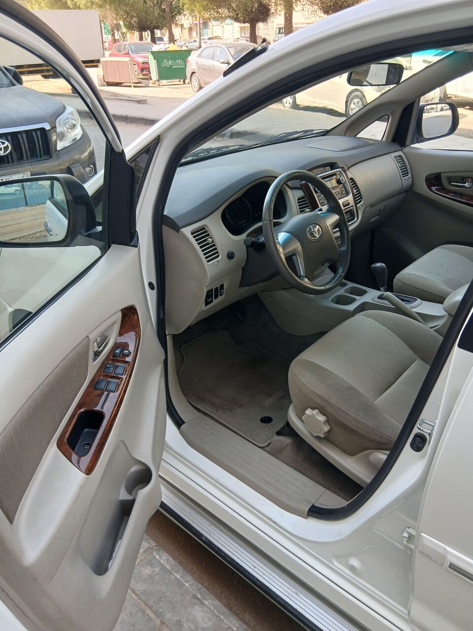 Riyadh, Vehicles, Cars & Trucks , SAR 71000,  Toyota Innova,  2014,  Automatic,  36000 KM,   G  | Only 36,000 KM | Full Option | Like New Condition
