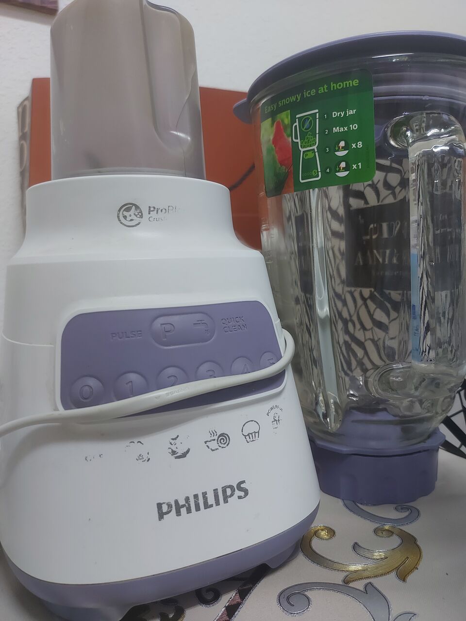 Jubail, Appliances, SAR 100,  Philips Blender 700W, 1.5L Glass Jar Capacity, 5 Speed Settings