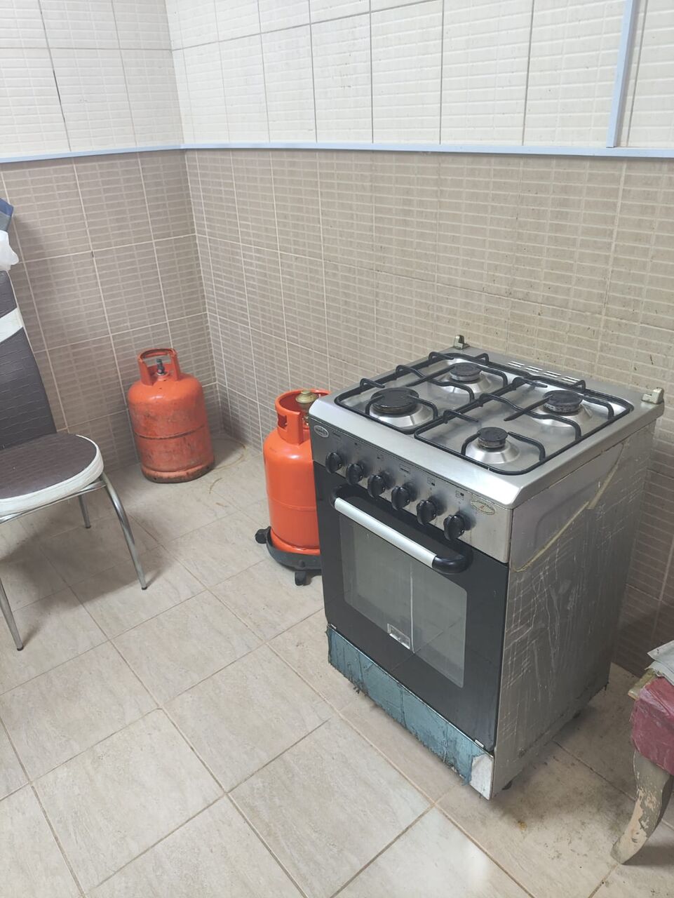 Al Jubail Al Balad, Household Items, SAR 12000,  Furniture Available In 2BHK Apartment In Prime Location