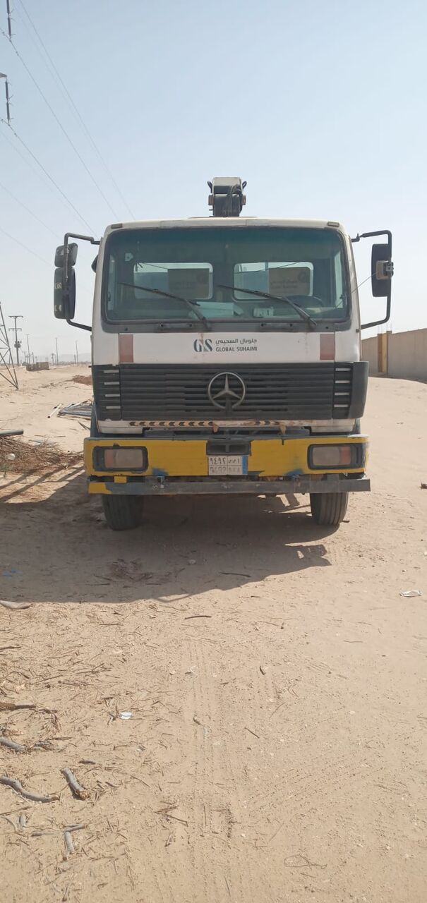 Yanbu, Vehicles, Cars & Trucks , Mercedes Truck With Crane,  1990,  Manual,  000 KM,  USED  FOR SALE