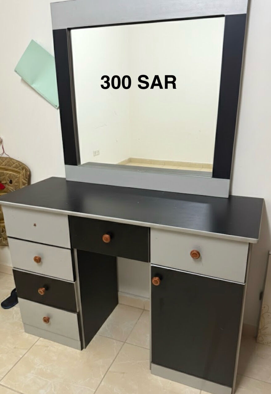 Khobar, Household Items, SAR 350,  Dress Table And King Size Bed