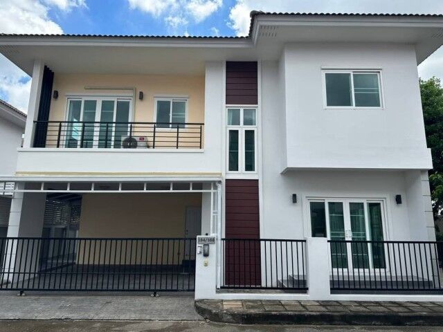 Bangkok, Real Estate For Sale, THB 4500000,  4 BR,  75 Sq. Feet,  For Sale Only 4.5 Million 75 Sq M. #LannaHeritage #Saraphi 2-story House #corner Plot