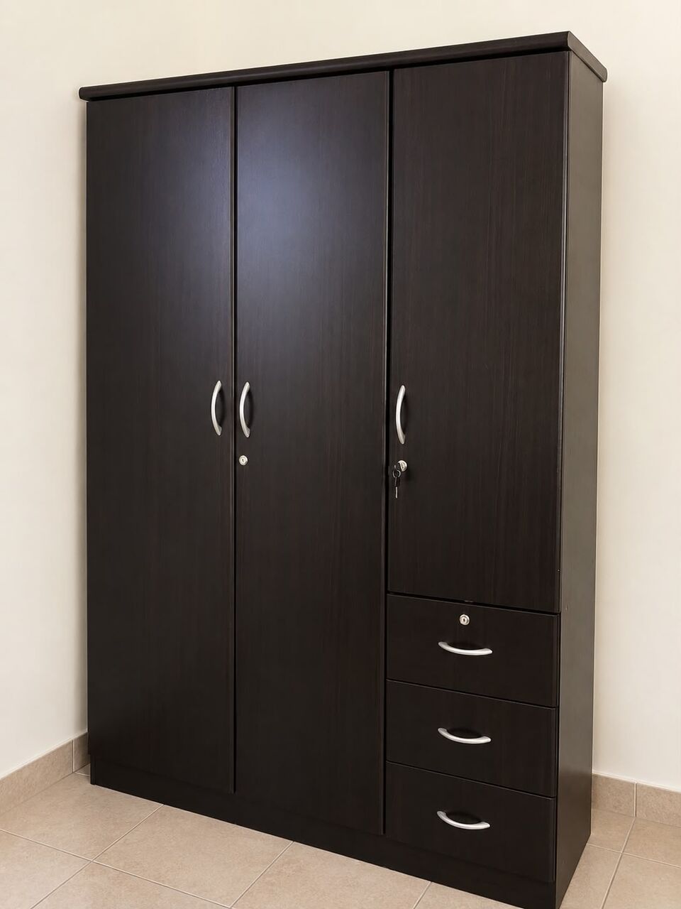 East Riffa, Furniture, BHD 160175,  QUALITY SECOND-HAND FURNITURE FOR SALE(King-size Bed +3-Door Wardrobe + 3 D 2 Side Tables,