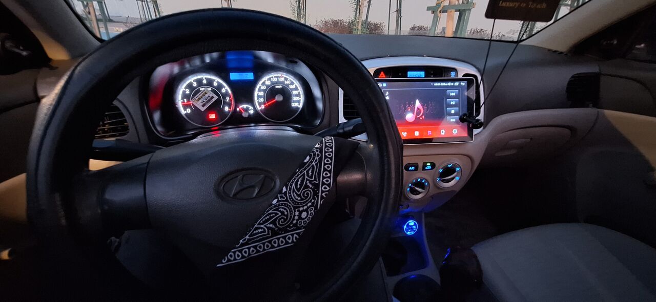 Al-Madinah (Jordan), Vehicles, Cars & Trucks , JOD 10000,  Hyundai Accent,  2011,  Manual,  400000 KM,