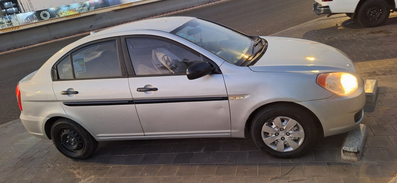 Al-Madinah (Jordan), Vehicles, Cars & Trucks , JOD 10000,  Hyundai Accent,  2011,  Manual,  400000 KM,