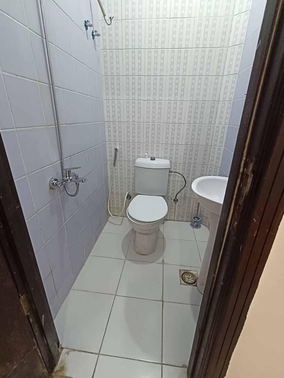 Al Aziziyah, Rooms for Rent, SAR 950/month,  Separate Room For Rent (ONLY 1 Executive Bachelor Preferred)