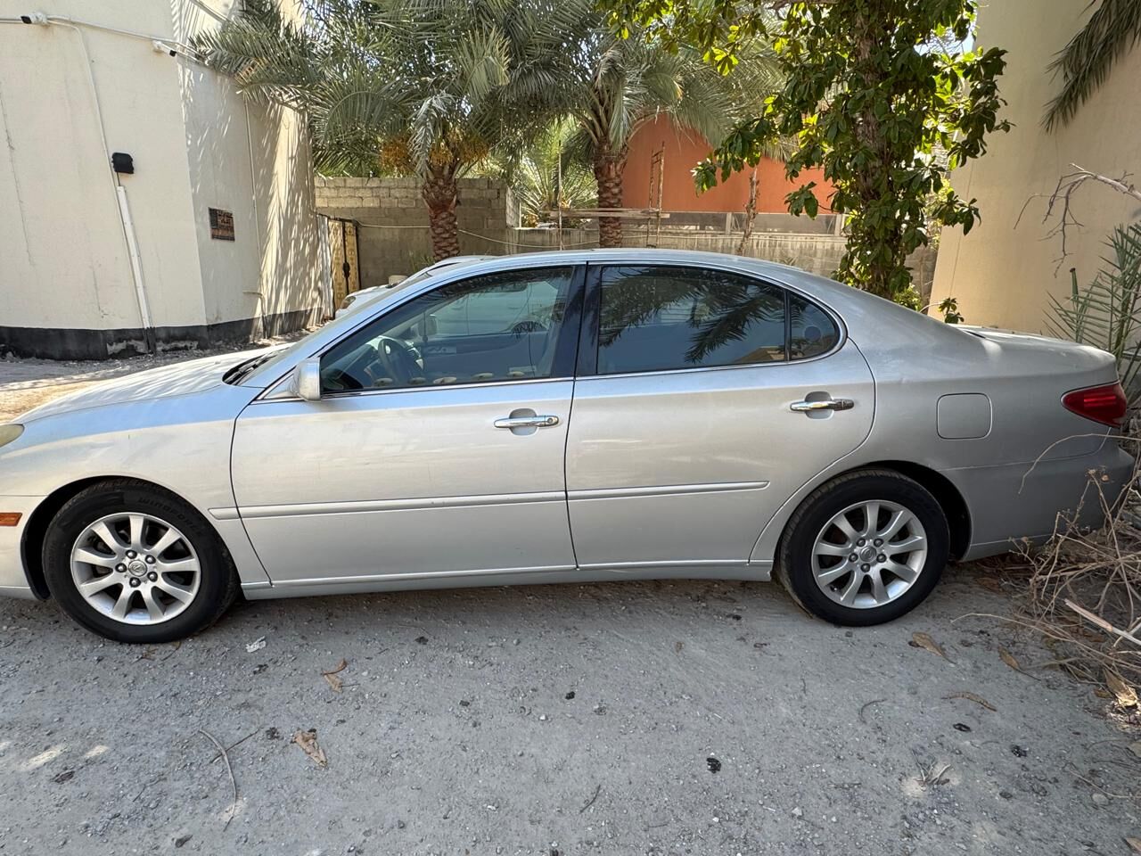 Manama, Vehicles, Cars & Trucks , BHD 1500,  Lexus ES 300,  2005,  Automatic,  282000 KM,   For Sale