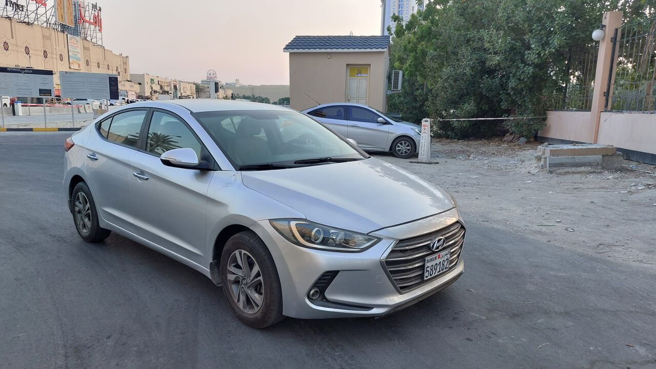 Manama, Vehicles, Cars & Trucks , BHD 2700,  Hyundai Elantra 2.0 L Full Automattic Very Good Condation,  2017,  Automatic,  190000 KM,