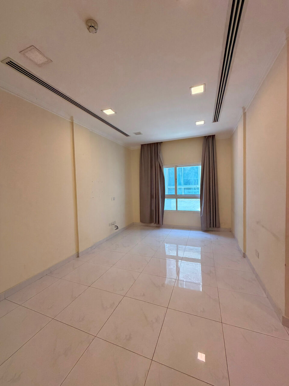 Tubli, Apartments, Flats, Houses & Villas, BHD 250/year,  3 BR,  3 Bedroom Semi Furnished ,Well Maintained