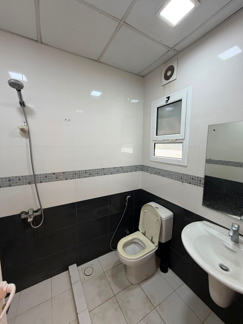 Tubli, Apartments, Flats, Houses & Villas, BHD 250/year,  3 BR,  3 Bedroom Semi Furnished ,Well Maintained