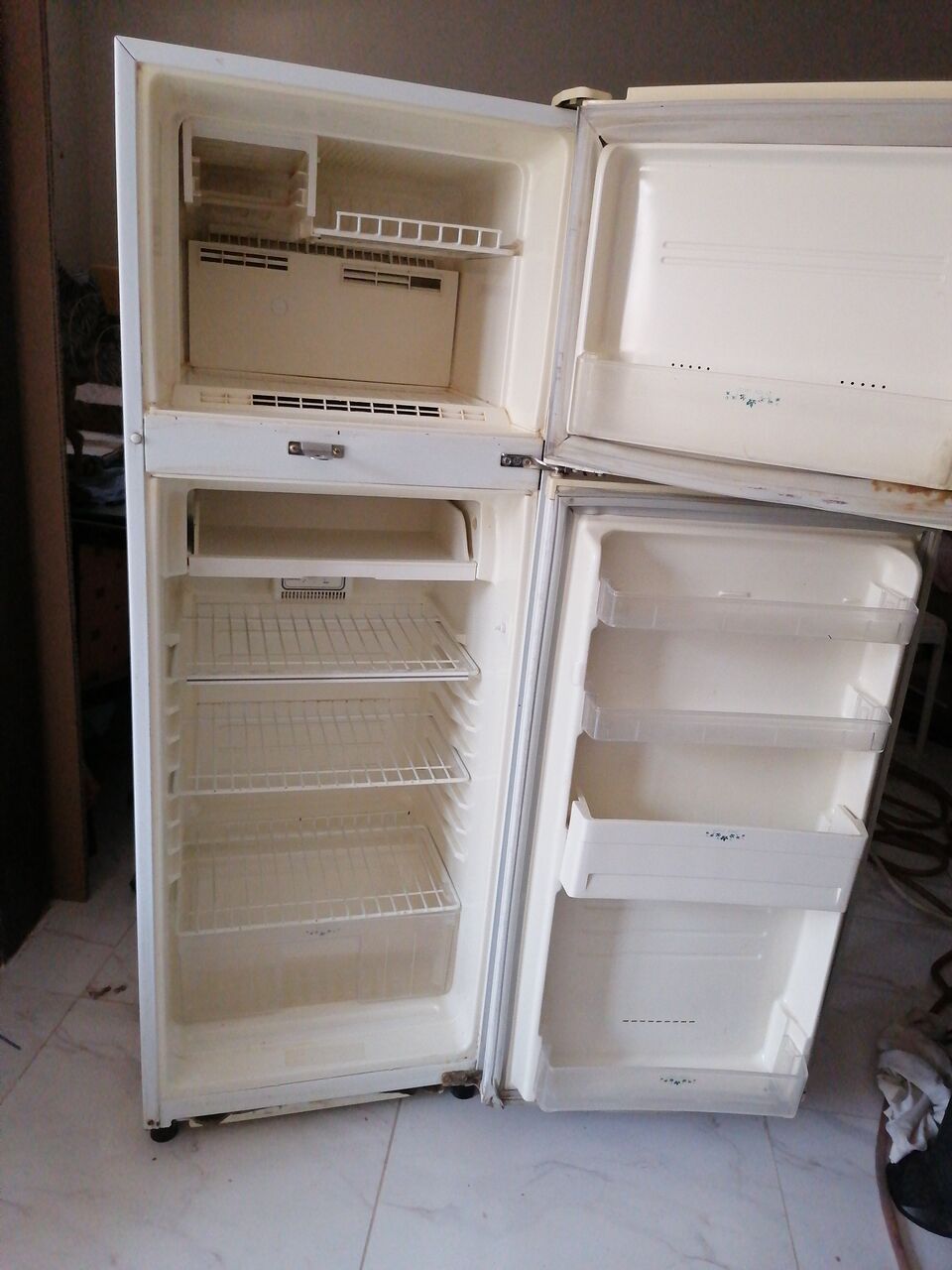 Abraq Ul Raghama, Appliances, SAR 800,  Refrigerator Sanyo