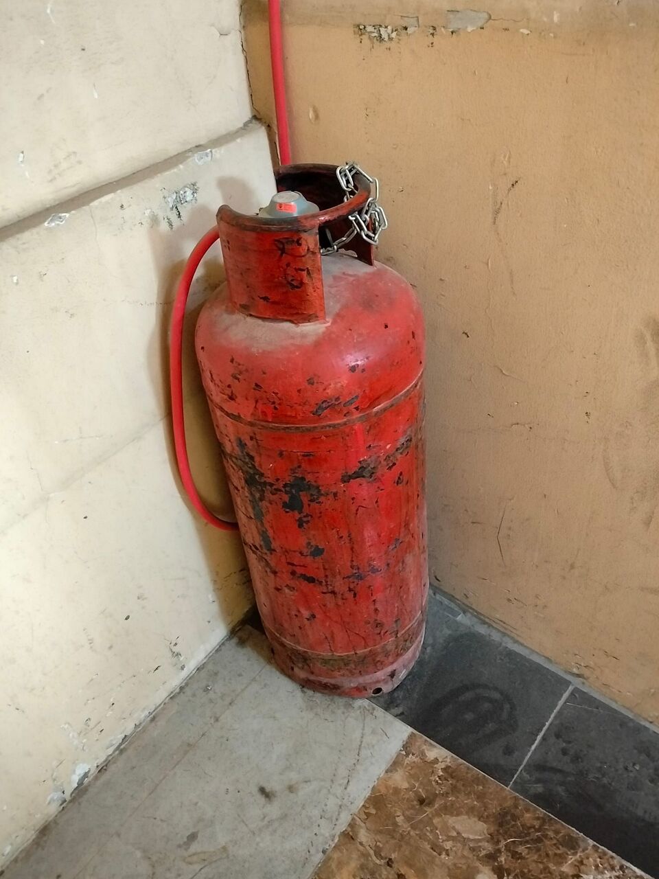 Muharraq, Household Items, BHD 30,  LPG Gas Cylinder & 2-Burner Gas Stove