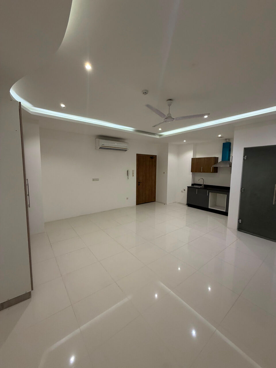 Manama, Apartments, Flats, Houses & Villas, BHD 180/year,  1 BR,  Studio Flat For Rent