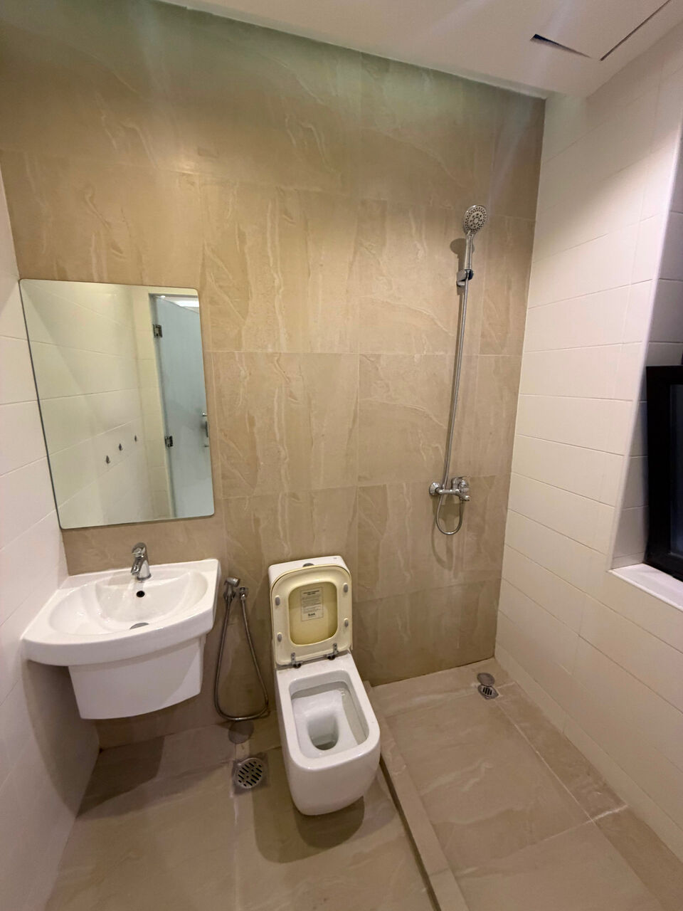 Manama, Apartments, Flats, Houses & Villas, BHD 180/year,  1 BR,  Studio Flat For Rent