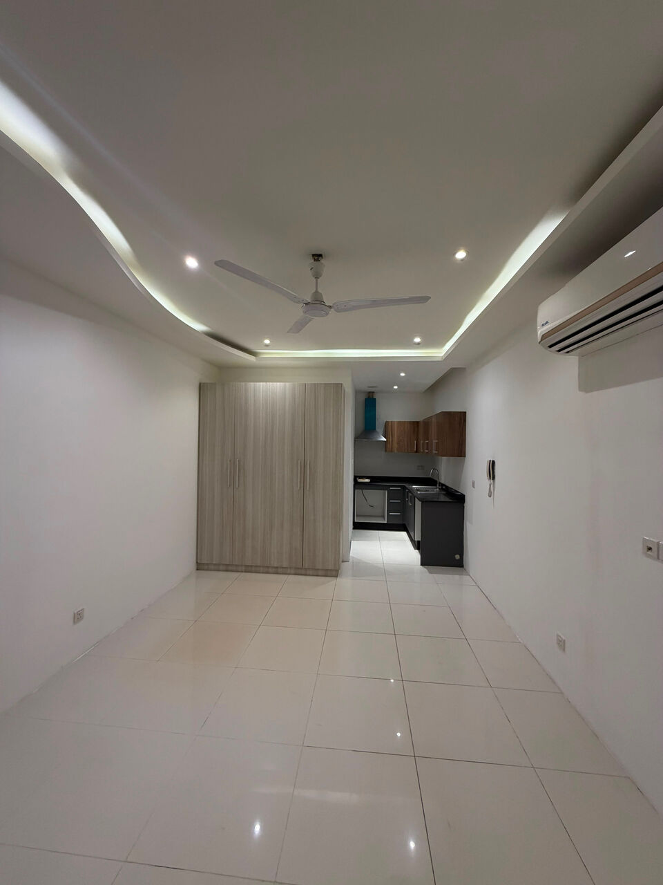 Manama, Apartments, Flats, Houses & Villas, BHD 150/year,  Clean Studio For Rent