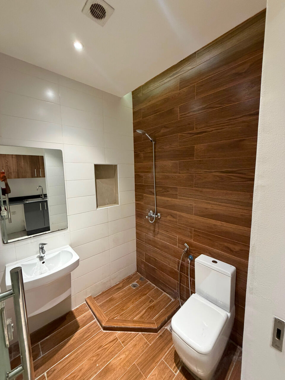 Manama, Apartments, Flats, Houses & Villas, BHD 150/year,  Clean Studio For Rent