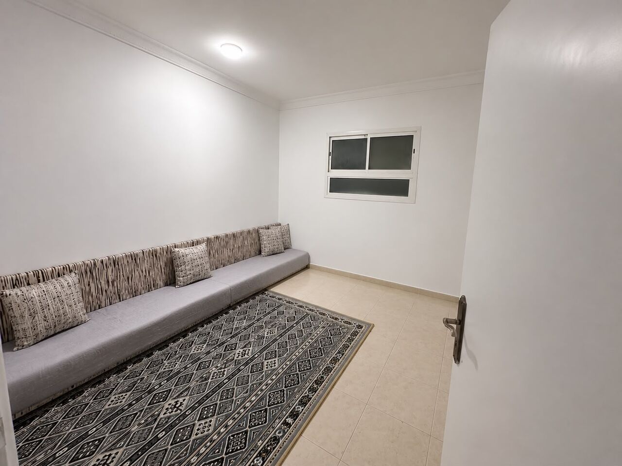 Riyadh, Housing Exchanges, SAR 35000/year,  2 BR,  100 Sq. Meter,  Semi-Furnished 2-Bedroom Apartment Available &ndash; Riyadh