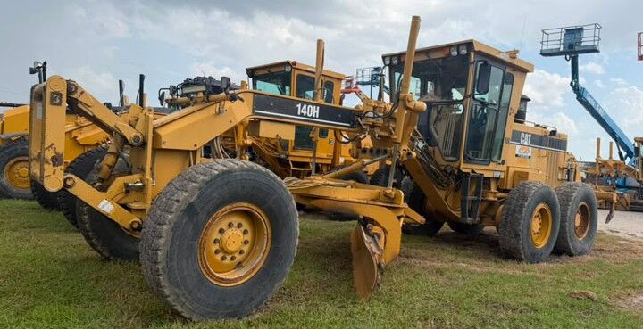 Houston, Heavy Equipment, USD 95,  2000 Caterpillar 140H