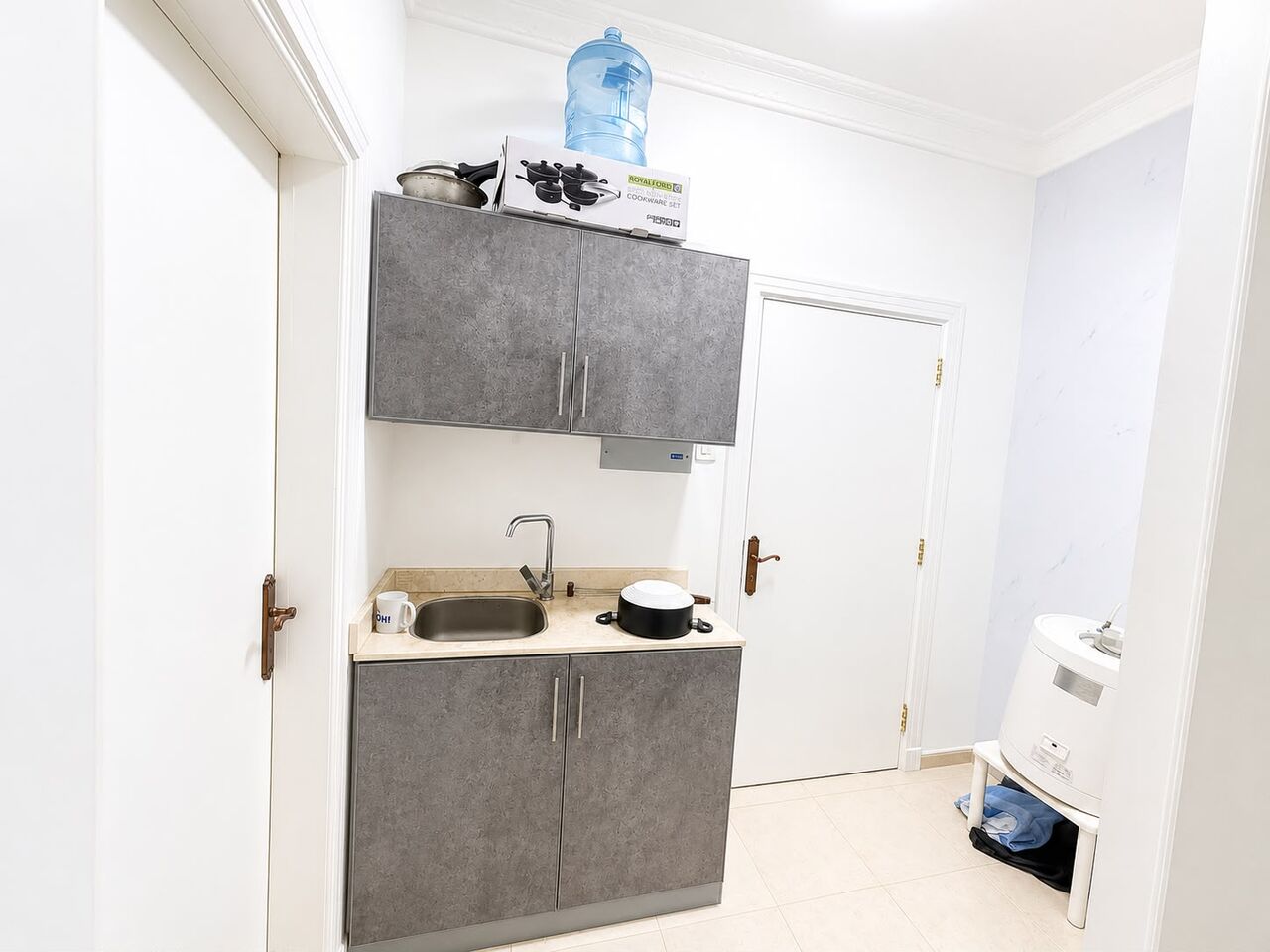 Riyadh, Rooms for Rent, SAR 35000/year,  100 Sq. Meter,  Semi-Furnished 2-Bedroom Apartment Available &ndash; Riyadh