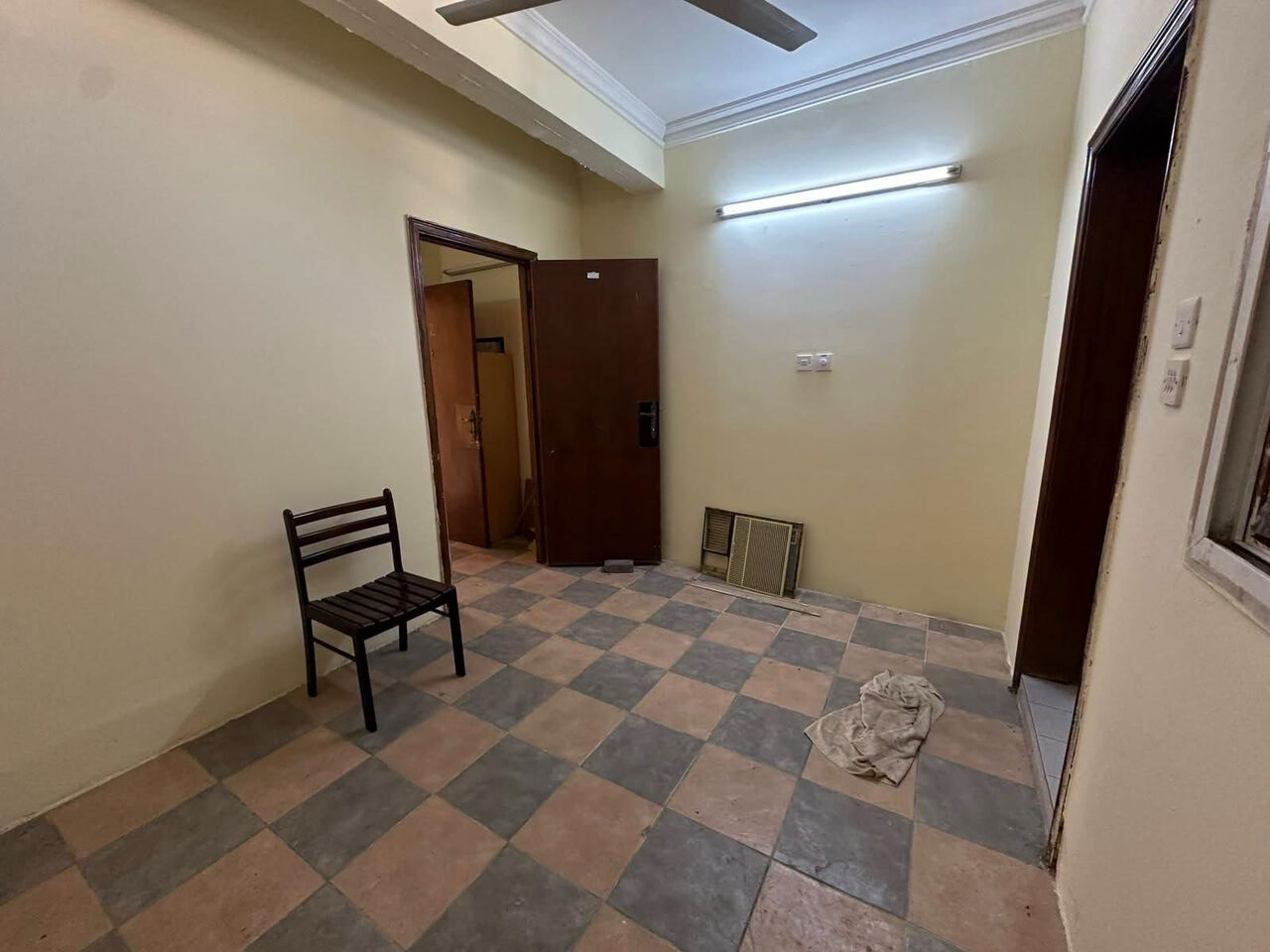Gudaibiya, Apartments, Flats, Houses & Villas, BHD 130/month,  Gudaibiya:- Studio Flat For Rent With A/C.  Bd 130/- With Unlimited EWA.